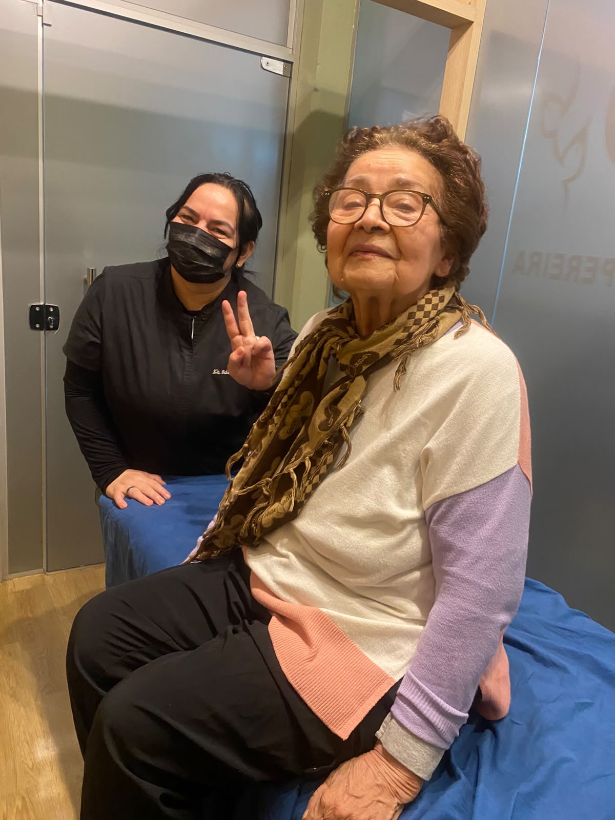 Sesión con una paciente adulta mayor